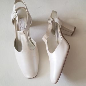Vintage 60s 70s 80s 90s CALICO pearl white c-runway T strap heels